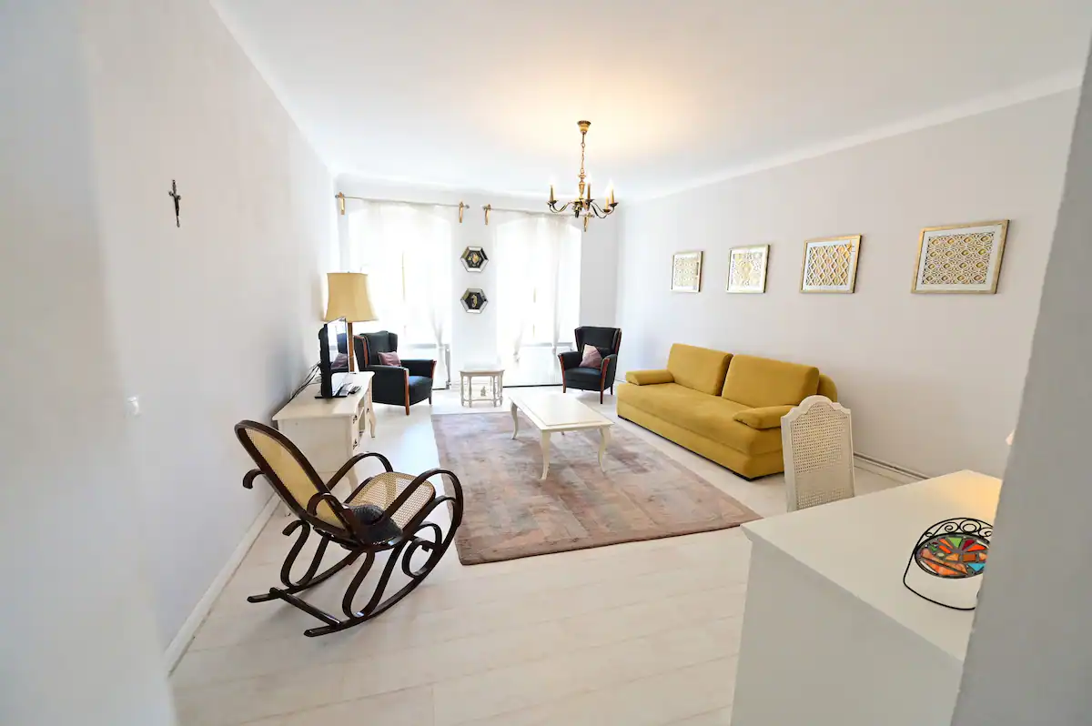 FLH - Anna's Guest House